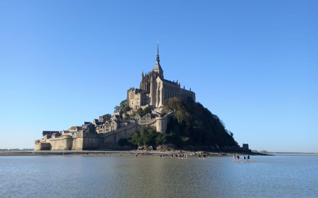Pèlerinage au Mont-Saint-Michel : l’Evangile, c’est sport !